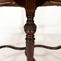 Collinson & Lock, attributed. An Aesthetic Movement Walnut Circular Center Table - Thumbnail 16