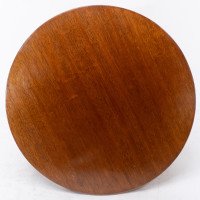 Gordon Russell. A gunstock figured walnut coffee table on gunstock shaped legs - Thumbnail 7