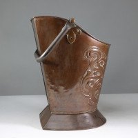 Townshend's Birmingham (stamped). An Impressive Arts & Crafts Copper Coal Bucket - Thumbnail 7