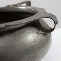 English Art Deco Hand-hammered Fruit Bowl or Centrepiece with Extending Handles - Thumbnail 14