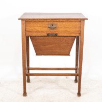 A Good Quality Glasgow-Style Arts & Crafts Oak Needlework Box - Thumbnail 2