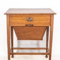 A Good Quality Glasgow-Style Arts & Crafts Oak Needlework Box - Thumbnail 6
