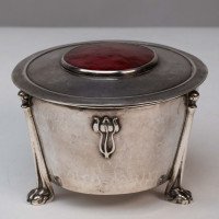 Edith Dawson. An Arts & Crafts Silver Pot with Floral Details & a Red Enamel Lid - Thumbnail 2