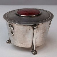 Edith Dawson. An Arts & Crafts Silver Pot with Floral Details & a Red Enamel Lid - Thumbnail 3
