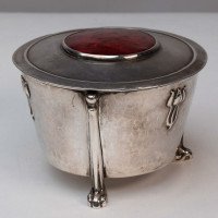 Edith Dawson. An Arts & Crafts Silver Pot with Floral Details & a Red Enamel Lid - Thumbnail 4
