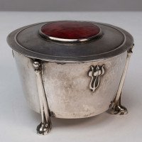 Edith Dawson. An Arts & Crafts Silver Pot with Floral Details & a Red Enamel Lid - Thumbnail 5