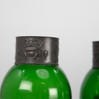 Osiris Pewter. A Pair of Art Nouveau Pewter & Green Glass Vases with Frog Decor - Thumbnail 7