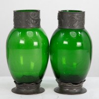 Osiris Pewter. A Pair of Art Nouveau Pewter & Green Glass Vases with Frog Decor - Thumbnail 2