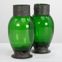 Osiris Pewter. A Pair of Art Nouveau Pewter & Green Glass Vases with Frog Decor - Thumbnail 3