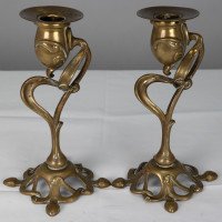 A Nice Quality Pair of English Art Nouveau Candlesticks with Flowing Organic Decor - Thumbnail 3