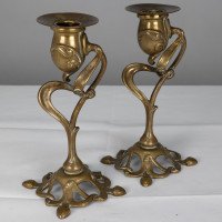 A Nice Quality Pair of English Art Nouveau Candlesticks with Flowing Organic Decor - Thumbnail 4