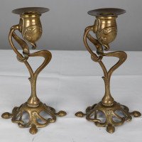 A Nice Quality Pair of English Art Nouveau Candlesticks with Flowing Organic Decor - Thumbnail 5