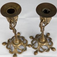 A Nice Quality Pair of English Art Nouveau Candlesticks with Flowing Organic Decor - Thumbnail 18