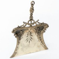 A Gothic Revival Solid Brass Crumb Tray with Tigers Heads & Floral Decors - Thumbnail 2