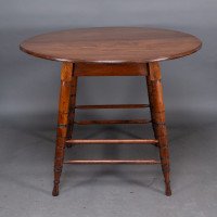 Collinson & Lock, attributed. A Walnut Centre Table with Incised Circular Details to the Legs - Thumbnail 2