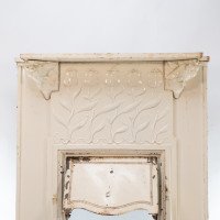 C. R. Ashbee, attributed. An Arts & Craft Cast Iron Fireplace with Eight Kissing Doves - Thumbnail 4