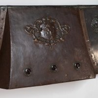A Large Arts & Crafts Copper Fire Insert with a Lion in a Shield Crest - Thumbnail 7
