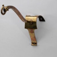 An Arts & Crafts Brass Picture Rail Wall Light - Thumbnail 5