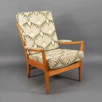 A Pair of Mid-Century Beech Armchairs with Outswept Arms - Thumbnail 4