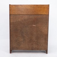 Liberty & Co. attri. A little Arts & Crafts Oak bookcase with heart cut-outs - Thumbnail 12
