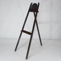 Arts & Crafts folding Oak easel with a carved butterfly flying from a flower - Thumbnail 3