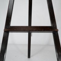 Arts & Crafts folding Oak easel with a carved butterfly flying from a flower - Thumbnail 13