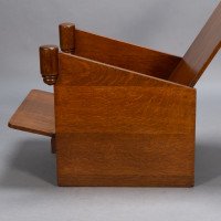 Gerard Rietveld style of. A modernist oak armchair with turned hand rests - Thumbnail 11