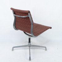 Charles & Ray Eames for Herman Miller. An Early Swivel Aluminium Revolving Desk Chair - Thumbnail 18