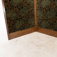 Liberty and Co (attributed). A good three fold screen  - Thumbnail 10