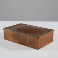 Birmingham Guild of Handicraft. An Arts & Crafts Four Piece Hand-hammered Dressing Table or Desk Set - Thumbnail 14