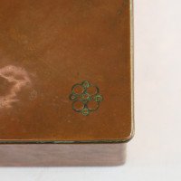 Birmingham Guild of Handicraft. An Arts & Crafts Four Piece Hand-hammered Dressing Table or Desk Set - Thumbnail 16