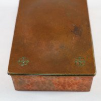 Birmingham Guild of Handicraft. An Arts & Crafts Four Piece Hand-hammered Dressing Table or Desk Set - Thumbnail 17