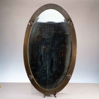 Arts & Crafts, Hand-Hammered Brass Mirror with Celtic Details (c.1900) - Thumbnail 2