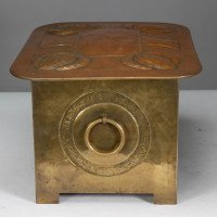 Margaret Gilmour, attributed. Scottish Arts & Crafts Brass Coal Box with Thistle Detail - Thumbnail 5