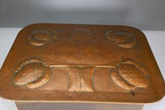 Margaret Gilmour, attributed. Scottish Arts & Crafts Brass Coal Box with Thistle Detail - Thumbnail 14