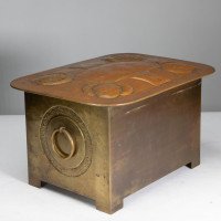 Margaret Gilmour, attributed. Scottish Arts & Crafts Brass Coal Box with Thistle Detail - Thumbnail 17
