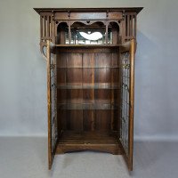Liberty and Co attributed. Arts and Crafts Glazed Oak Bookcase. - Thumbnail 4