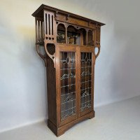 Liberty and Co attributed. Arts and Crafts Glazed Oak Bookcase. - Thumbnail 2