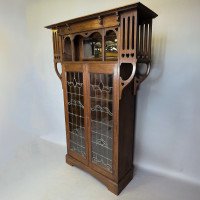 Liberty and Co attributed. Arts and Crafts Glazed Oak Bookcase. - Thumbnail 3