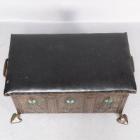 Jesson Birkett, attributed, Arts & Crafts Copper Fireside Log Box and Seat - Thumbnail 33