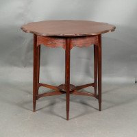 Morris & Co., Mahogany Side Table with a Shaped Top & Wavy Apron - Thumbnail 3