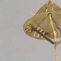 Arts & Crafts Brass Wall Light with Owl Finial and Pierced Fan Shade c.1900 - Thumbnail 5