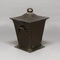 Arts & Crafts Copper Conical Coal Bucket & Lid, with Hand Hammered Sun Rise - Thumbnail 6