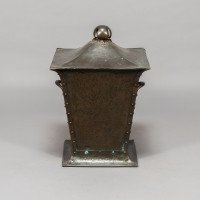 Arts & Crafts Copper Conical Coal Bucket & Lid, with Hand Hammered Sun Rise - Thumbnail 5