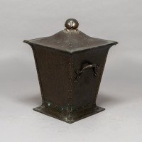 Arts & Crafts Copper Conical Coal Bucket & Lid, with Hand Hammered Sun Rise - Thumbnail 4