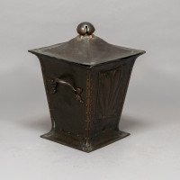 Arts & Crafts Copper Conical Coal Bucket & Lid, with Hand Hammered Sun Rise - Thumbnail 3