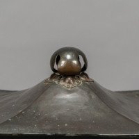 Arts & Crafts Copper Conical Coal Bucket & Lid, with Hand Hammered Sun Rise - Thumbnail 14