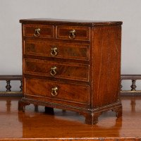 A Fine Georgian Mahogany Miniature Chest of Drawers - Thumbnail 2