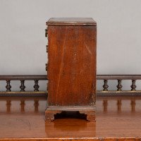 A Fine Georgian Mahogany Miniature Chest of Drawers - Thumbnail 3