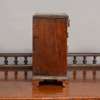 A Fine Georgian Mahogany Miniature Chest of Drawers - Thumbnail 6
